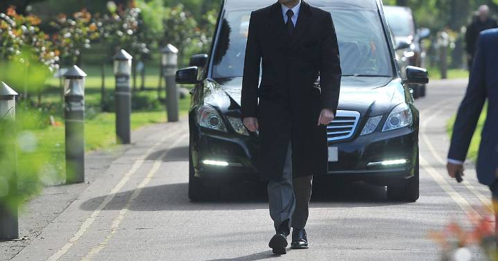 Funeral director shames 'impatient' drivers for showing no respect