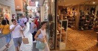 Confirmado por el Govern: estos son todos los festivos y domingos de apertura comercial para 2026