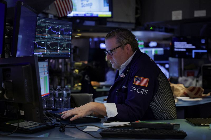 Wall Street futures inch up as corporate earnings season gains traction