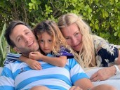 Tomás Yankelevich regresó a Argentina tras la muerte de su hija Mila: el motivo por el que se lo vio en silla de ruedas
