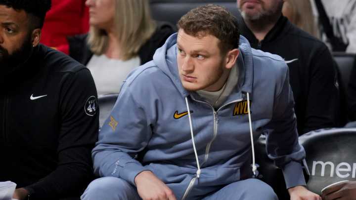 Former teammate says IU guard Tucker DeVries wasn't hurt at West Virginia. What we know