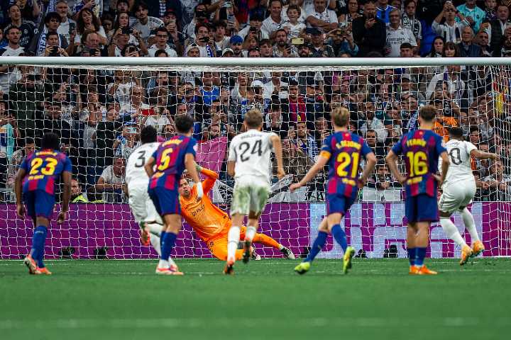 "Speak Now" - Real Madrid's Vinicius To Lamine Yamal As Brawl Breaks Out During El Clasico