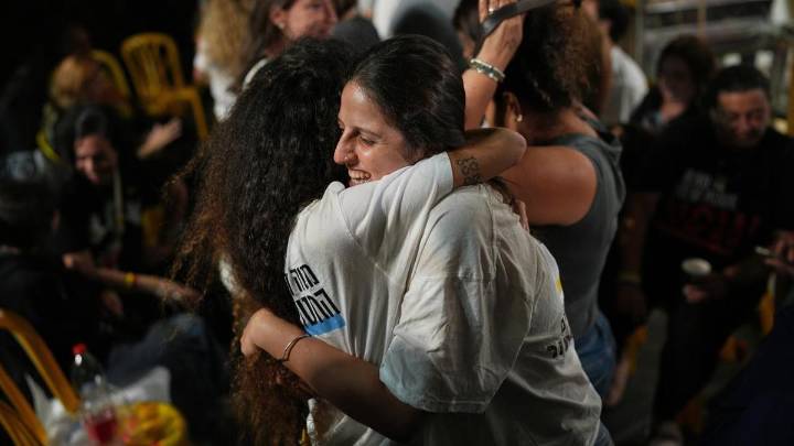 Israel and Hamas agree to Gaza truce and hostage return