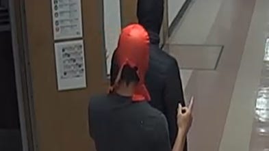 Middletown police looking to ID suspects in Samuel Everitt break