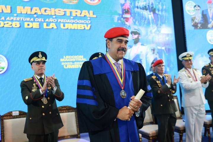 UMBV inicia año pedagógico 2025-2026 y otorga Doctorado Honoris Causa al Presidente Maduro