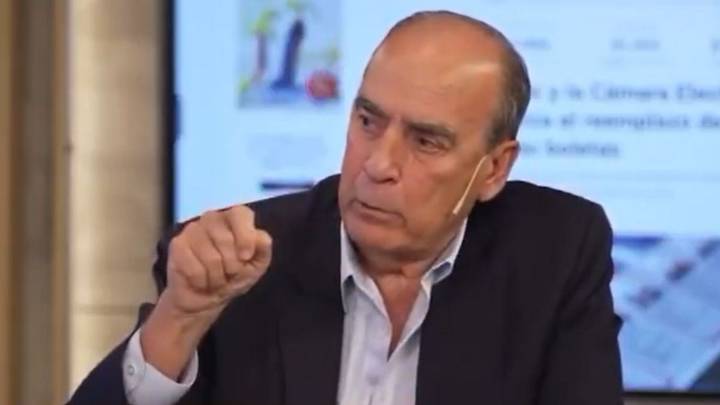 Se picó de nuevo: Francos chicaneó a Santiago Caputo por "asesorar y no poner la firma"