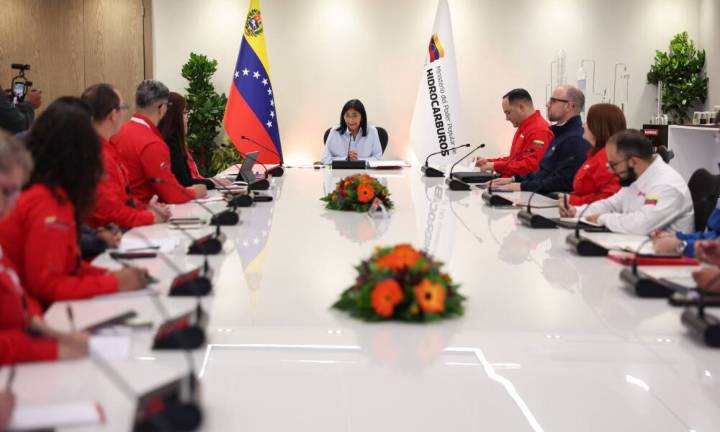 Venezuela traza estrategias en hidrocarburos con científicos de INTEVEP