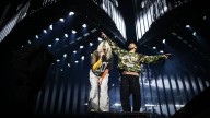 Luciendo un poncho colombiano, Linkin Park conquistó a su público en Bogotá