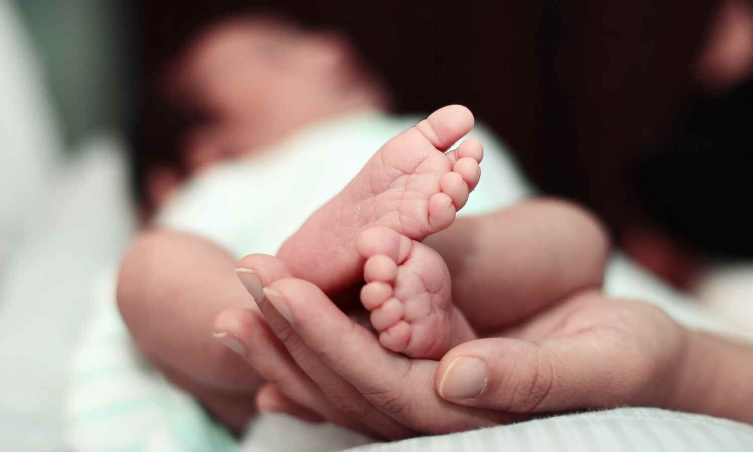 Smoking decline leads to fewer newborns with gastroschisis, research finds