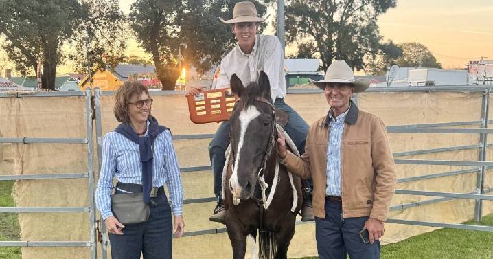 Hamish Sylvester riding Superman wins Singleton campdraft cut