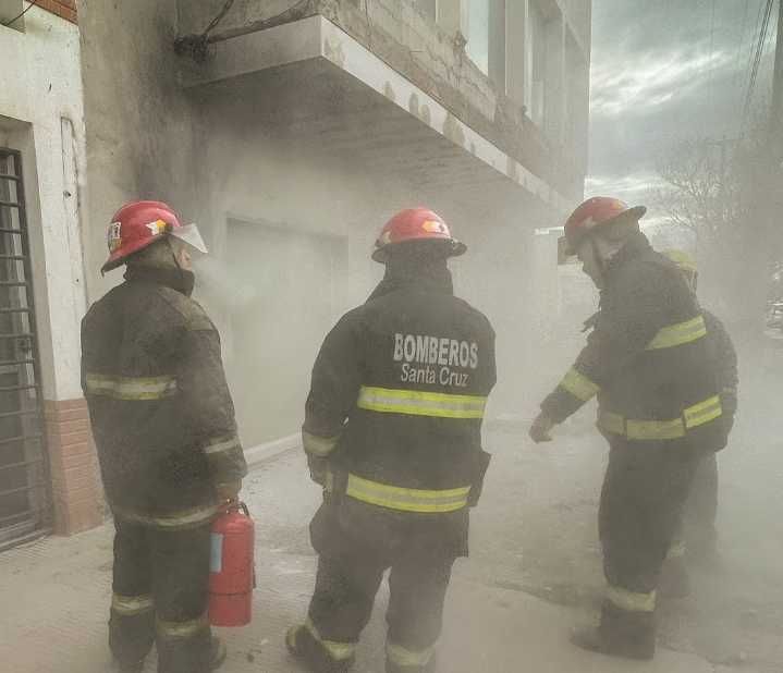 Explosión en un medidor de luz de la obra de AMSA