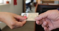 Parlamentarios buscan extender vigencia de licencias de conducir y gobierno no se cierra a evaluarlo