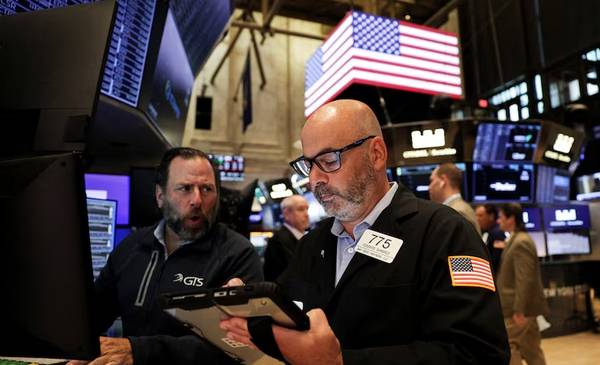 Fuerte caída de las acciones y bonos tras la conferencia de Donald Trump