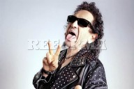 Tiene Alex Lora mucho rocanrol