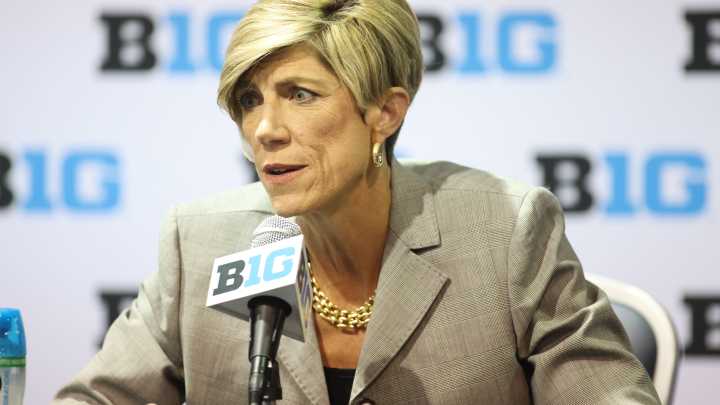 Jan Jensen on how Ava Heiden and the other Iowa bigs have progressed