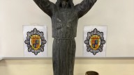 Pillado infraganti con una carretilla en la que transportaba un Cristo robado de una tumba