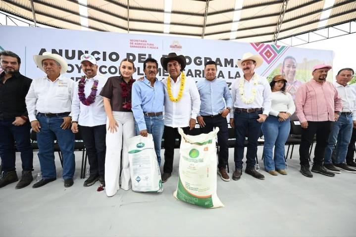 Gobernador cumple a productores: maíz a 7 mil pesos