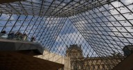 Got to be an inside job: Jewelry thieves weigh in on Louvre heist