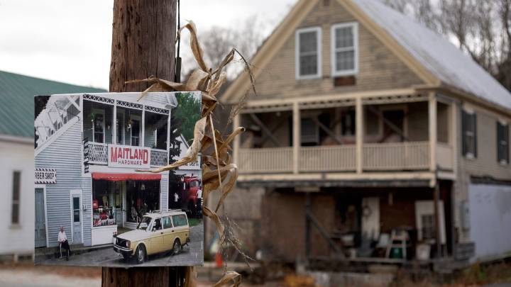 ‘Beetlejuice’ house draws fans to East Corinth, Vermont