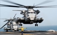 Avión de combate y helicóptero de la Armada de EU se estrellan en el mar de China en incidentes separados