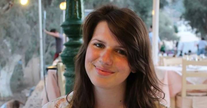 Mum and newborn daughter tragically die within hours of each other following home birth