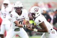 Deadspin | Marcel Reed shines as No. 4 Texas A&M holds off late Arkansas rally to stay perfect