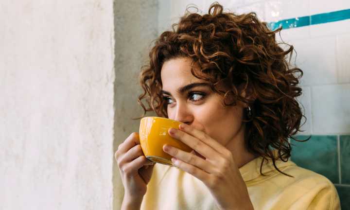 This Anti-Inflammatory Tea Is A+ For Aging Skin, According To Research