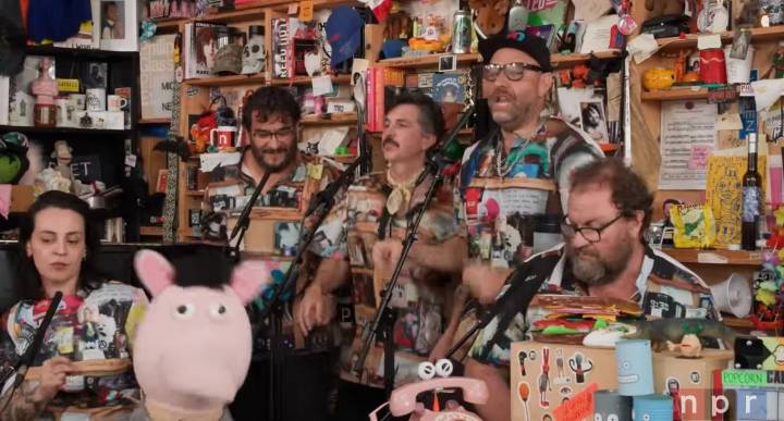 31 Minutos en Tiny Desk de NPR: Mira su debut de nuestros títeres en Estados Unidos