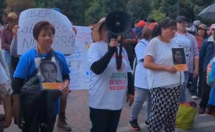 Bloquean avenida Lerdo en Toluca para exigir liberación de inocentes