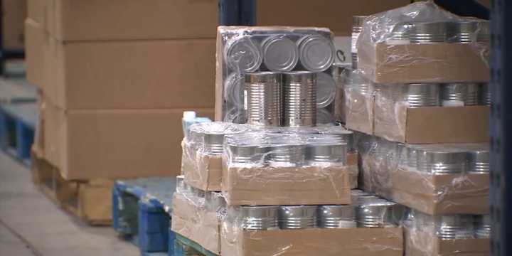 Portland food pantries expect spike in need as SNAP cuts loom