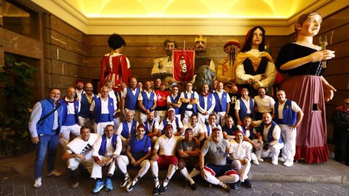 Vídeo | La Comparsa de Gigantes y Cabezudos y Caballitos de Zaragoza: "Hay personas a las que recuerdas de niños y ahora vienen con hijos"
