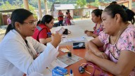 Reducen riesgos epidemiológicos en comunidades afectada: Salud