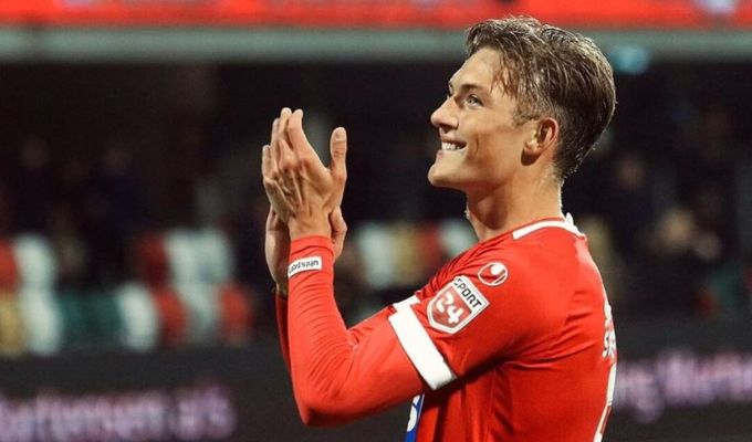 Oliver Sonne se convierte en el futbolista peruano más caro del mundo