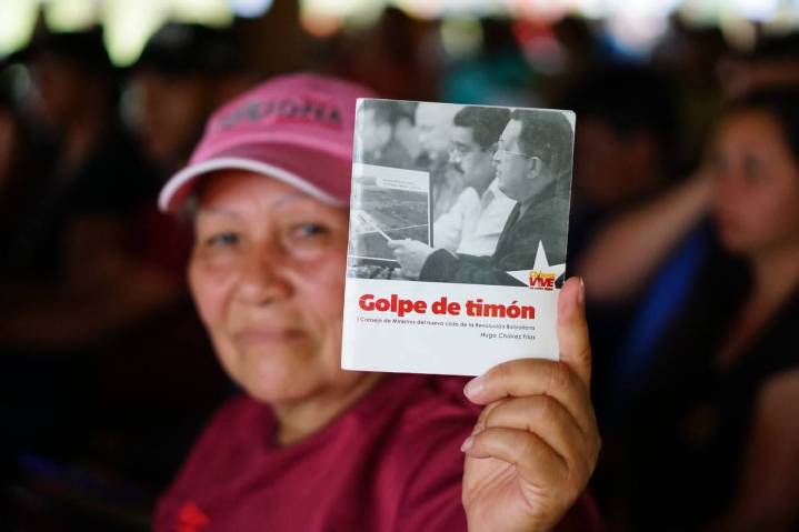 Vicepresidenta anunció 20 mil obras comunales para celebrar 13 años del «Golpe de Timón»