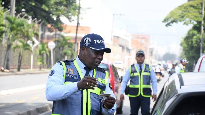 ¿Tiene que salir? Pico y placa en Cali: evite multas este miércoles 29 de octubre del 2025