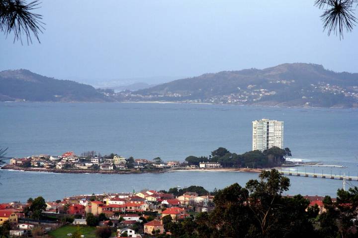 La élite de Vigo tiene una isla para ella sola aislada del resto de la ciudad. Ahora se arriesga a que eso cambie