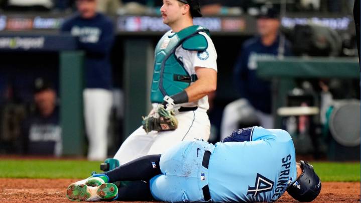 Blue Jays manager Schneider optimistic Springer will play ALCS Game 6 after pitch off knee