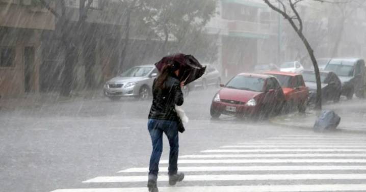 Anunciaron lluvia en el Alto Valle este domingo: a qué hora son los chaparrones y qué pasa con el viento