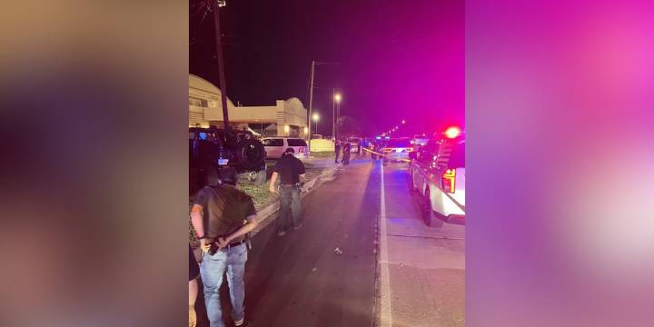 2 injured in shooting near White Castle High after football game