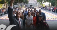 Inaugura José Chedraui tapete monumental de Día de Muertos en zócalo de Puebla