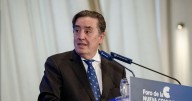 García Montero emplea el Cervantes como ariete sanchista contra la RAE y ataca a su director