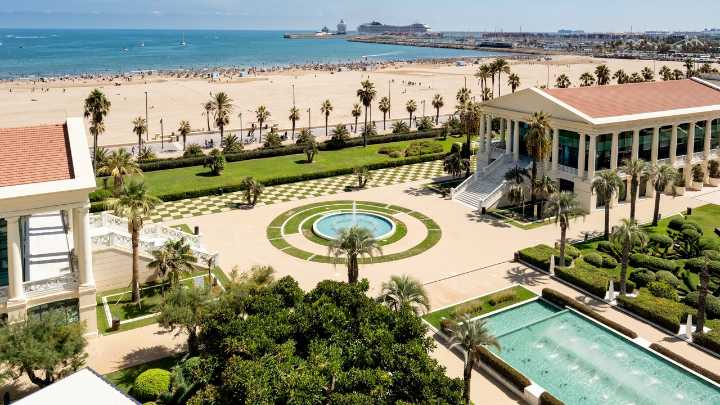 El Hotel Las Arenas Balneario Resort: un refugio de lujo para este otoño en el Mediterráneo