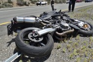 Una motociclista falleció al chocar con una camioneta y se convirtió en la víctima 102