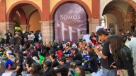 Estudiantes de la UASLP bloquean calles y ‘toman’ el Edificio Central; exigen la renuncia del rector