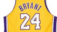 Subasta histórica: camisetas de Kobe Bryant y Jerry West alcanzan cifras millonarias