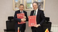 España firma la entrega de 2 millones para salarios de funcionarios y pensiones palestinos