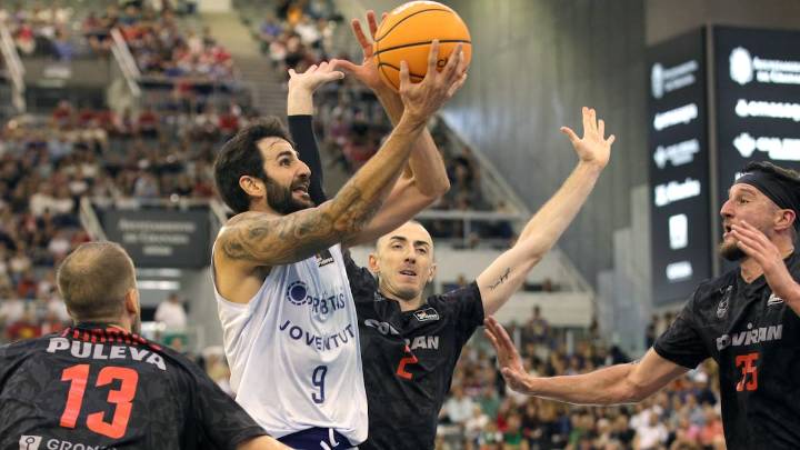 Ricky Rubio se exhibe en su regreso a lo grande en la ACB con la Penya