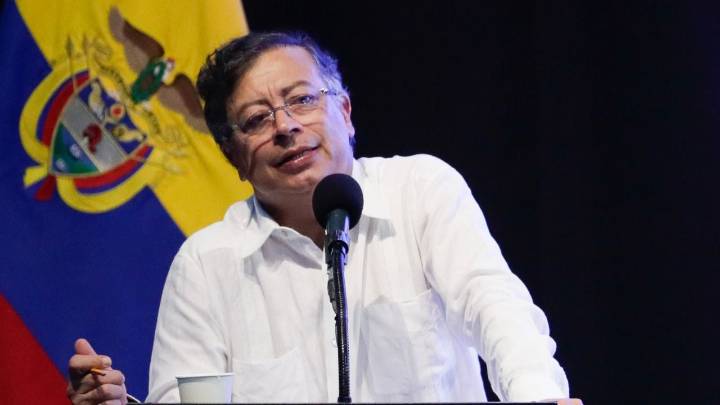 Petro se pronuncia sobre el colombiano que sobrevivió a ataque de Estados Unidos contra un "narcosubmarino" en El Caribe