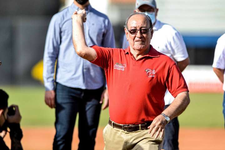 Don Alfonso Saer llega a 61 temporadas ante los micrófonos en otro aniversario de sus Cardenales