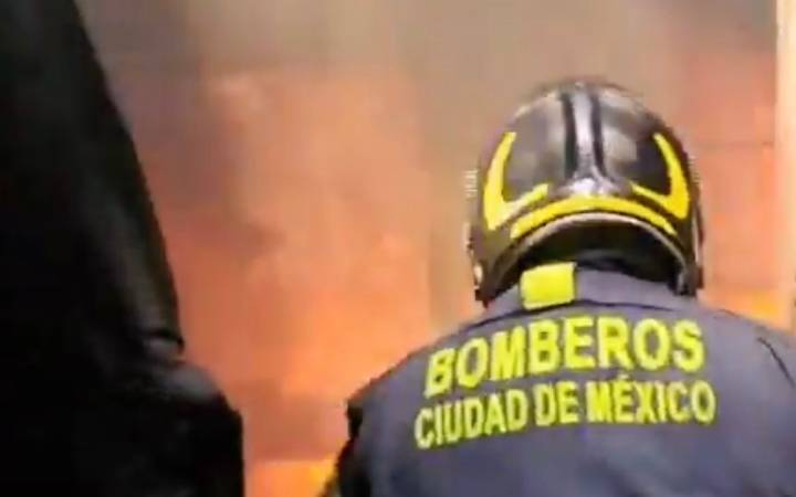 Mujer sufre quemaduras en el 80 % del cuerpo tras incendio provocado por sujetos en la GAM
